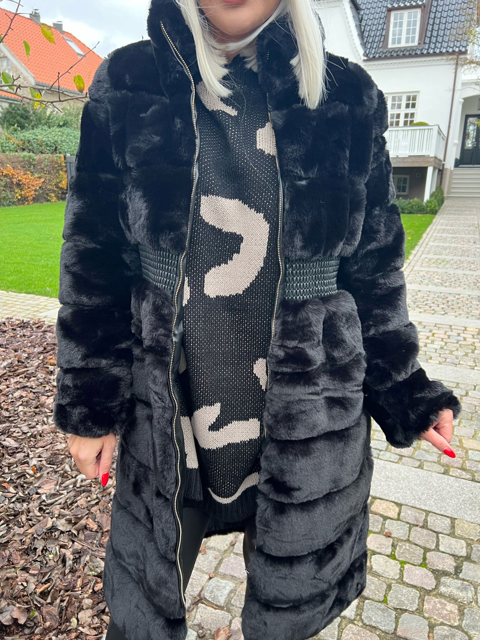 Darya - Fakefur jakke med elastik i taljen